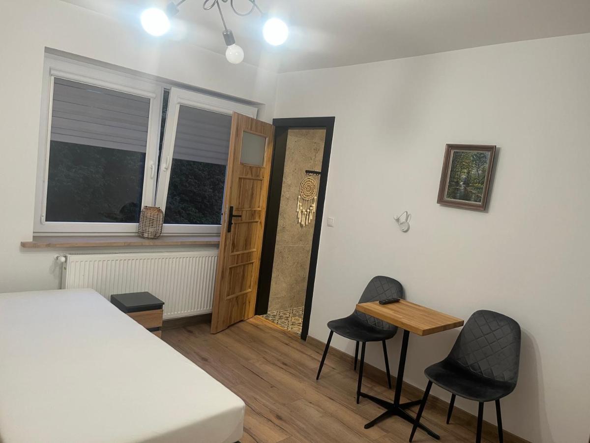 Happy 4 Aparthotel Кросно Екстериор снимка